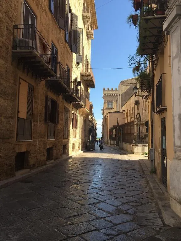 Alloro House Apartment Palermo 0*,  Italy